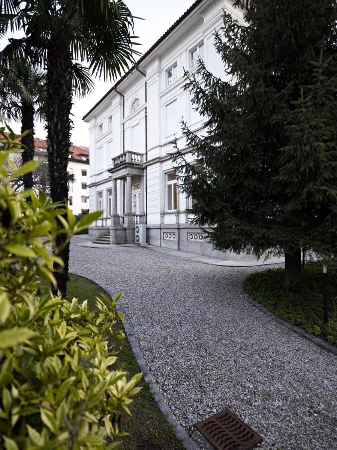 Business Center In Villa ベリンツォーナ エクステリア 写真