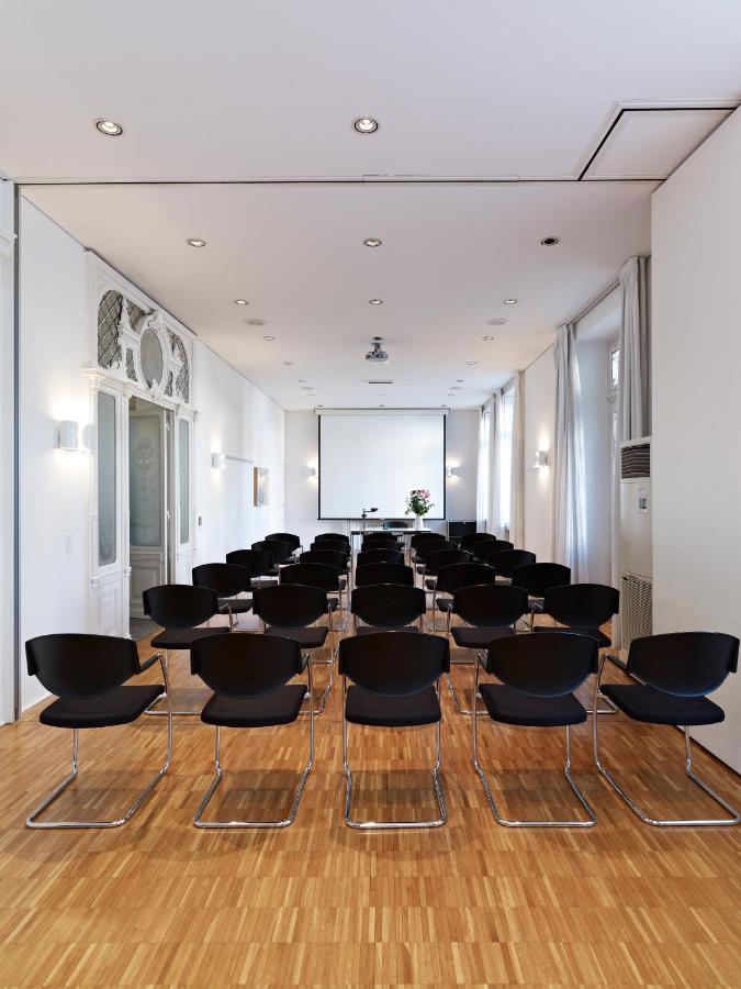 Business Center In Villa ベリンツォーナ エクステリア 写真